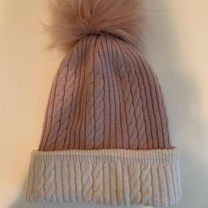 Womens Ribbed Beanie With Faux-Fur Pom-Pom